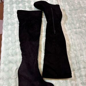 Elegant Black Over-the-Knee Boots